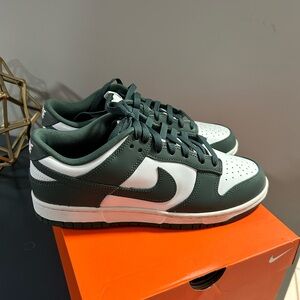 Nike Dunk Low Retro in Dark Green and White
